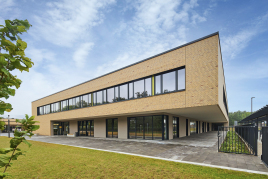 Sanitärräume im Schulbau am Beispiel "Deutsch-sorbischer Schulkomplex"