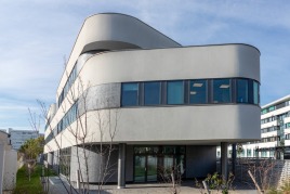 Ausdrucksstarke Fassade ziert das "Plast to Be" in Lyon