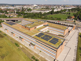 Kann man Photovoltaik und Gründach kombinieren? Aber klar doch!