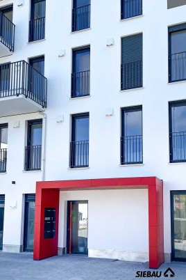 Momm-Piazza in Kaufbeuren: Vordach in U-Form und weitere Raumsysteme von Siebau für Großprojekt in Süddeutschland