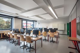Deutlich spürbar - über 270 Akustikdeckensegel in 32 Räumen