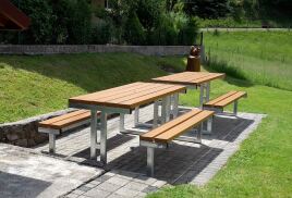 Sitzgelegenheiten an Wanderwegen und Spielplätzen