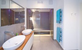 🛀 Relaxtes Dachbad mit Dampfkabine