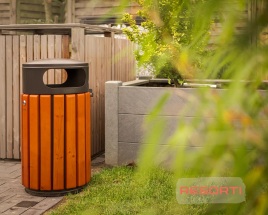 Abfallbehälter – aus Holz und Metall