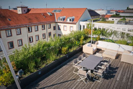 Eine Terrasse die zum Verweilen einlädt!