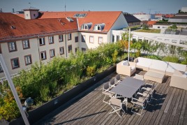 Eine Terrasse die zum Verweilen einlädt!
