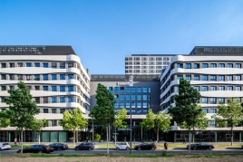 Markantes Fassadendesign: Geschäftshaus Zebra 🦓