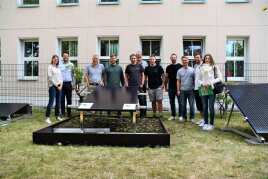 Photovoltaik und Gründach kombiniert - In 20 Sekunden