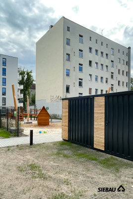 Aus zwei mach drei: Gardenboxxen als Gerätehaus für Berliner Kita