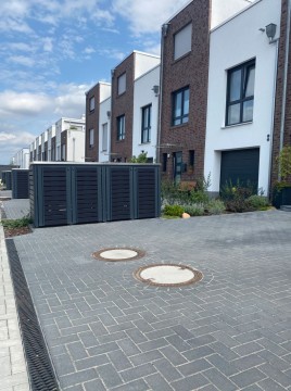 Mülltonnenboxen mit Aluminium-Füllungen