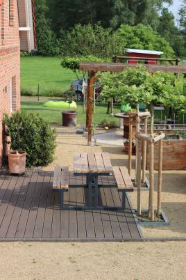Sitzgruppen aus Metall & Holz