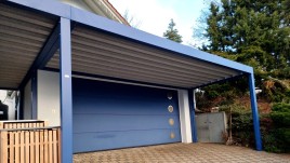 Stahlcarport in Blau