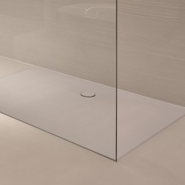 Mit einer bodenebenen Duschwanne wird deine Dusche begehbar