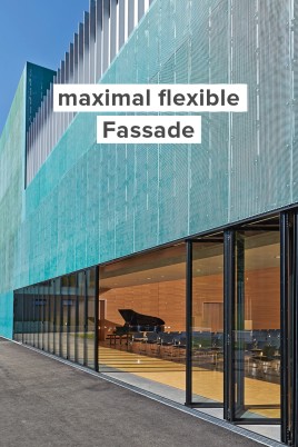 Mehrzwecksaal mit flexibler Fassade