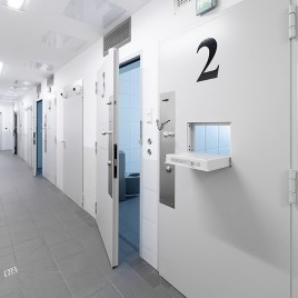 HAFTRAUMTÜR