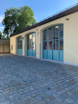 Denkmalschutz: Tore für historische Feuerwache.