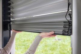 Rettungswege öffnen: Sicherheitslösungen von WAREMA