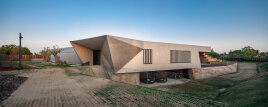 🎥💎 Eine Fassade wie aus einem Agentenfilm - MXM Aragón Passive House