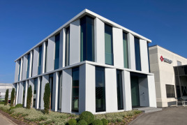 Akustik Projekt: Innovatives Bürogebäude für Kunststofftechnik