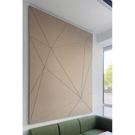 stylisch, akustisch wirksam PET-Flaschen an der Wand ?