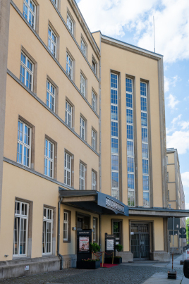 Modernes Arbeitsumfeld im historischen Gebäude