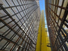 Gezielte Risskontrolle bei Betonwänden und Bodenplatten durch Sollrissfugen