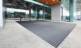 Aluprofilmatten mit hochwertigen Gummifüßen als Trittschalldämmung – Top Clean STABIL