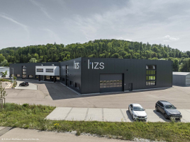 🏢 Moderne Industriearchitektur mit verdeckt befestigten Sandwichpaneelen