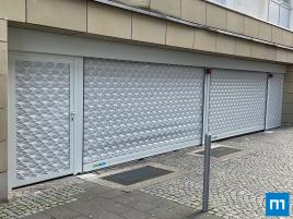 🚗 Nachhaltige Tore für eines der größten Parkhäuser Düsseldorfs – Das Rheinufer-Parkhaus erstrahlt in neuem Glanz! 🌍🚗