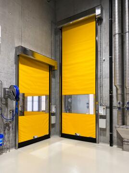 DynamicRoll® 90 – Schlankes, selbstreparierendes Schnelllauftor für industrielle Einsätze!