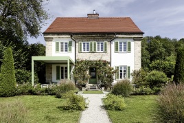 Renovierung eines Tuffsteinhauses aus 1823: WAREMA Referenzen