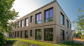 Modern und nachhaltig: Schulerweiterung aus Holz-Hybrid-Modulen