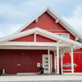 🔴⚪ Norwegischer Look. Österreichisches Holz.