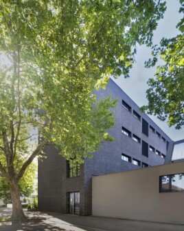 🏫💡 Bildung braucht Zukunft – angefangen bei der Fassade