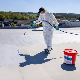 Ein 6000m² großes Flachdach bei laufendem Geschäftsbetrieb sanieren?🔧