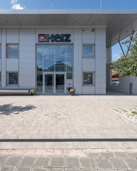 Langlebige Fassadenlösung für Unternehmensgebäude 🤩