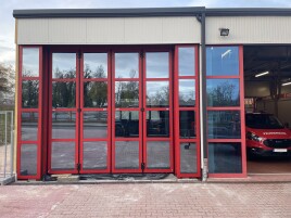 Falttore – die flexible Lösung für große Öffnungen