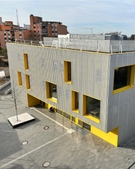 Perforierte Fassade für Kindergarten in Nürnberg ☀️