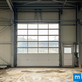 Industrie-Sektionaltore: funktional und platzsparend