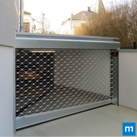 Klare Struktur an der Tiefgaragenzufahrt