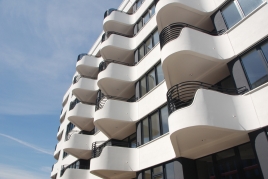 The White - Runde Gebäudekanten aus speziellen EPS Formteilen