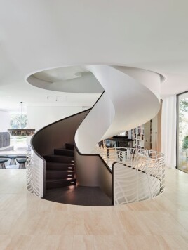 Organische Formen im Stahltreppenbau