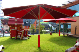 Sonnenschirme für KiTa, KiGa, Schulen