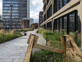 Am Postbahnhof Berlin - innovatives Regenwassermanagement und eine grüne Dachlandschaft.
