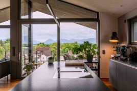 INLINE 91 – das flächenbündige Holz-Alu-Fenster