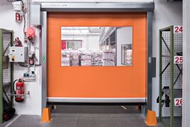 Kundenfeedback: Gesündere Mitarbeiter durch EFAFLEX Schnelllauftore