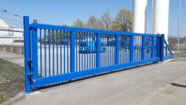 Hofschiebetore – platzsparende und sichere Lösung für Einfahrten im Gewerbe und Privatbereich