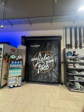 Regionalität trifft Technik. Im Marktkauf Knödgen in Recklinghausen, einem Markt, der Heimat lebt, ist ab sofort unser DynamicRoll® Inside-M im Einsatz.