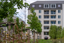 Ruhe für mehr Wohnkomfort: FAKRO Schallschutz-Dachfenster im sozialen Wohnungsbau