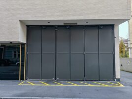 Einbruchschutztore: Der Schutz der Gebäudehülle gewinnt zunehmend an Bedeutung! Neben Industrie und Gewerbe rücken auch Bereiche der kritischen Infrastruktur stärker in den Fokus.